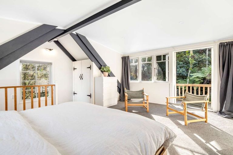 Photo of property in 33 Tainui Road, Titirangi, Auckland, 0604