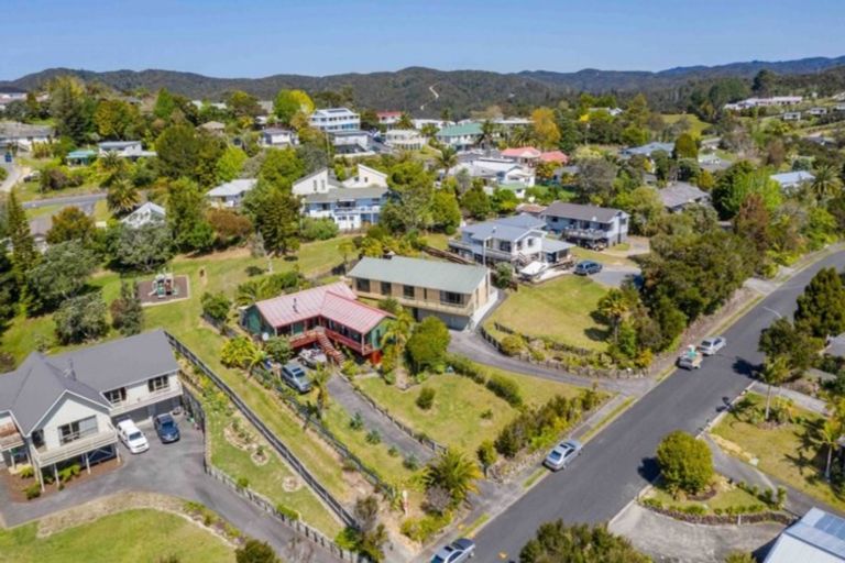 Photo of property in 11 Falls View Road, Haruru, 0204