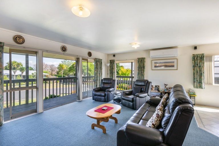 Photo of property in 32 Grace Crescent, Richmond Heights, Taupo, 3330