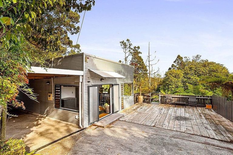 Photo of property in 395 Titirangi Road, Titirangi, Auckland, 0604