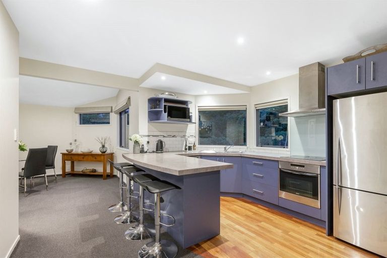 Photo of property in 86 Airlie Road, Plimmerton, Porirua, 5026