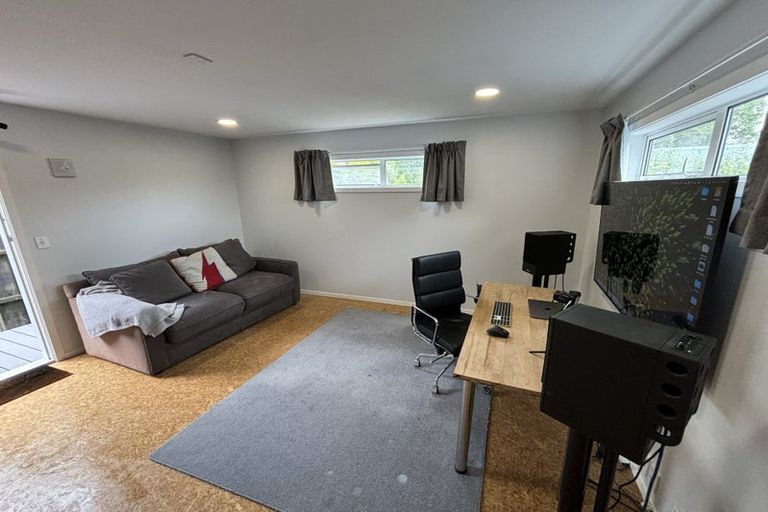 Photo of property in 30 Atkinson Road, Titirangi, Auckland, 0604