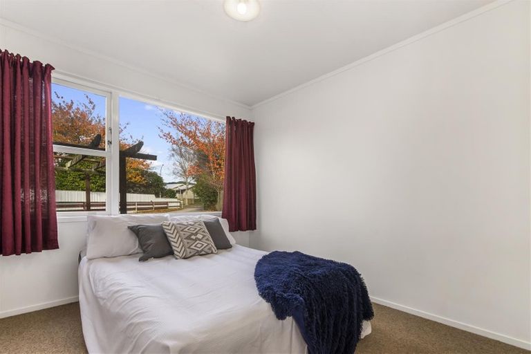 Photo of property in 8 Thackeray Place, Owhata, Rotorua, 3010