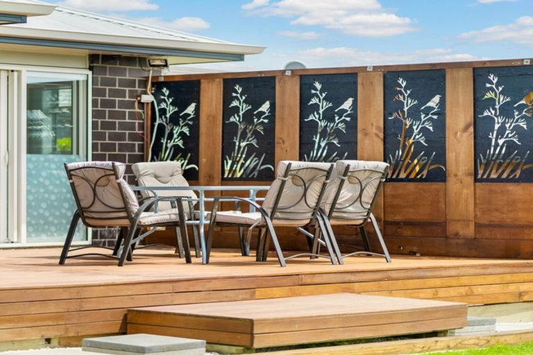 Photo of property in 96 Pohutukawa Parade, Riverhead, 0820