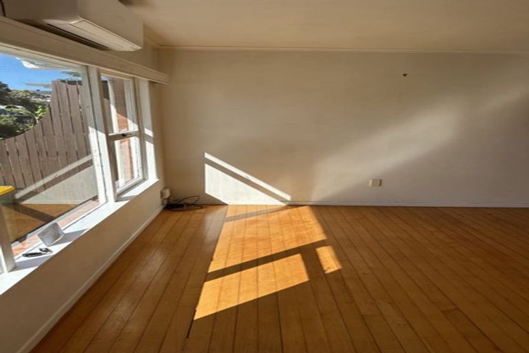 Photo of property in 1/8 Craig Road, Milford, Auckland, 0620