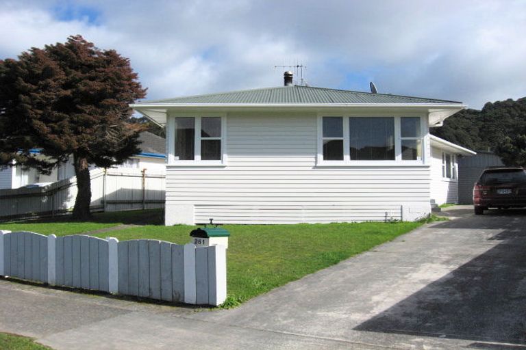 Photo of property in 261 Wellington Road, Wainuiomata, Lower Hutt, 5014