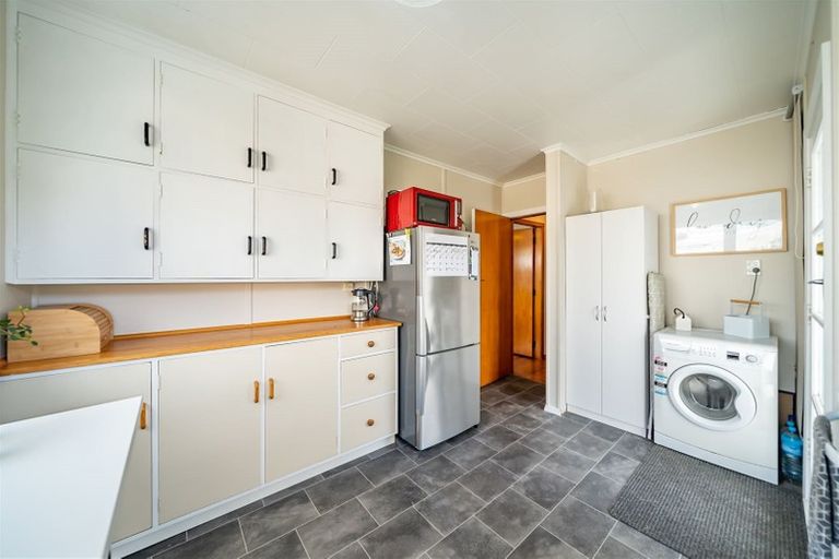 Photo of property in 2/68a Seddon Street, Wallaceville, Upper Hutt, 5018