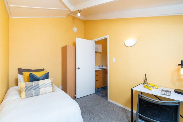 Photo of property in 12 Cormack Place, Greenmeadows, Napier, 4112