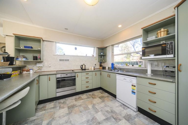 Photo of property in 16 Maunder Street, Marton, 4710