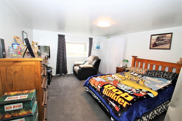 Photo of property in 16 Kinmont Crescent, Kinmont Park, Mosgiel, 9024