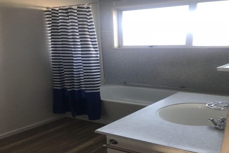 Photo of property in 2/18 Hardy Street, New Brighton, Christchurch, 8061