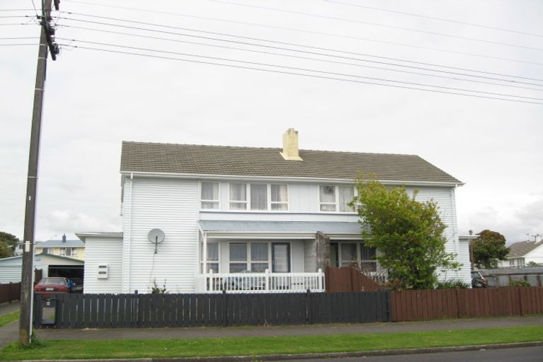 Photo of property in 6-8 Adventure Street, Marfell, New Plymouth, 4310
