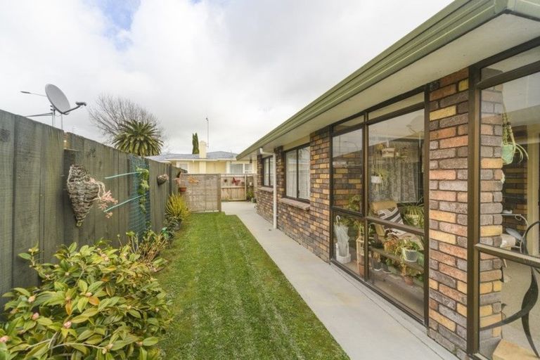 Photo of property in 2/89 College Street, Awapuni, Palmerston North, 4412