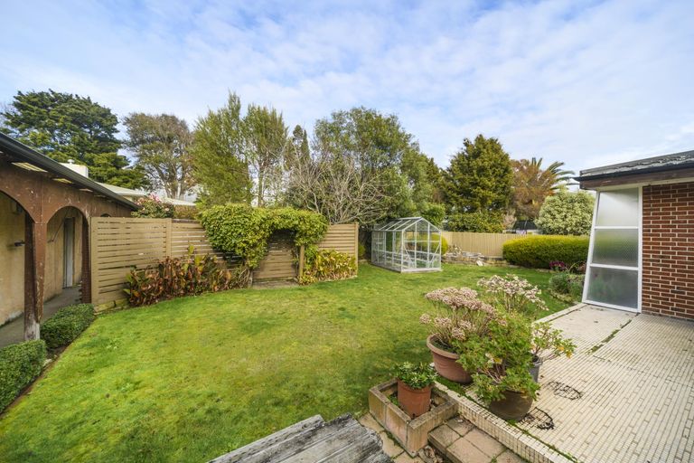 Photo of property in 6 Churchill Avenue, Hokowhitu, Palmerston North, 4410