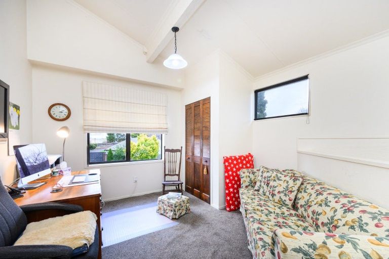 Photo of property in 19 Ashburn Lane, Awapuni, Palmerston North, 4412