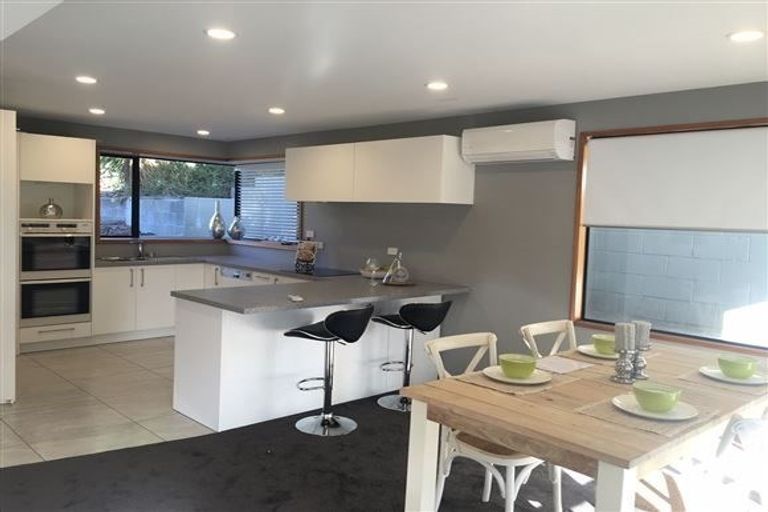 Photo of property in 9 Janice Place, Mount Pleasant, Christchurch, 8081