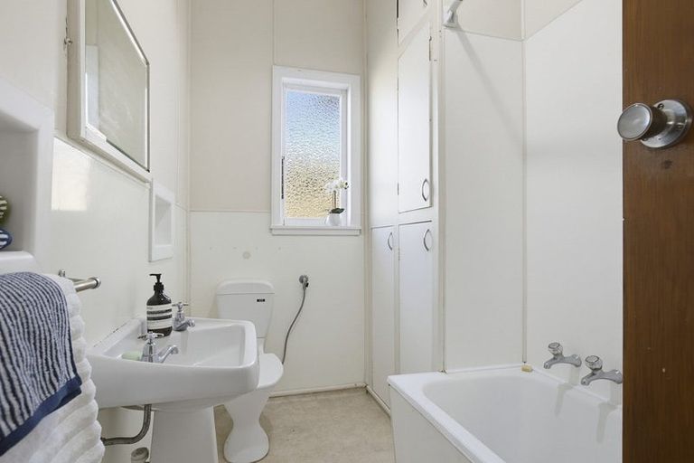 Photo of property in 94 Kauri Street, Miramar, Wellington, 6022