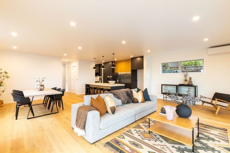 Photo of property in 16b Hine Street, New Plymouth, 4310