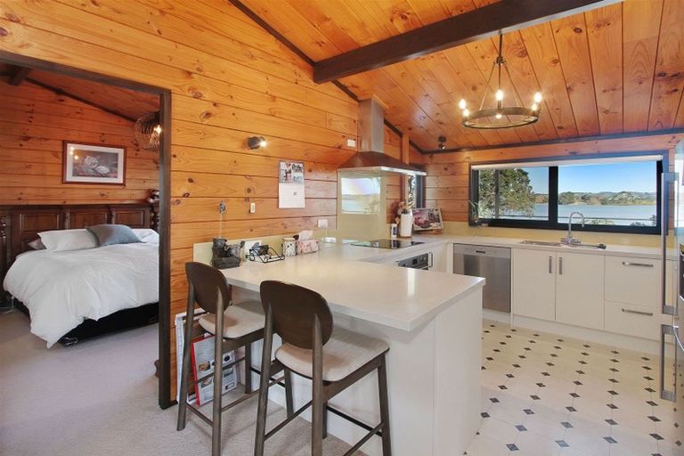 Photo of property in 100 Wharf Road, Clarks Beach, Pukekohe, 2679