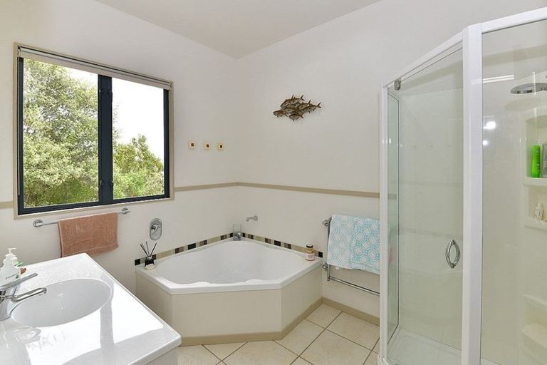 Photo of property in 206 Windmill Drive, Wainui, Silverdale, 0992