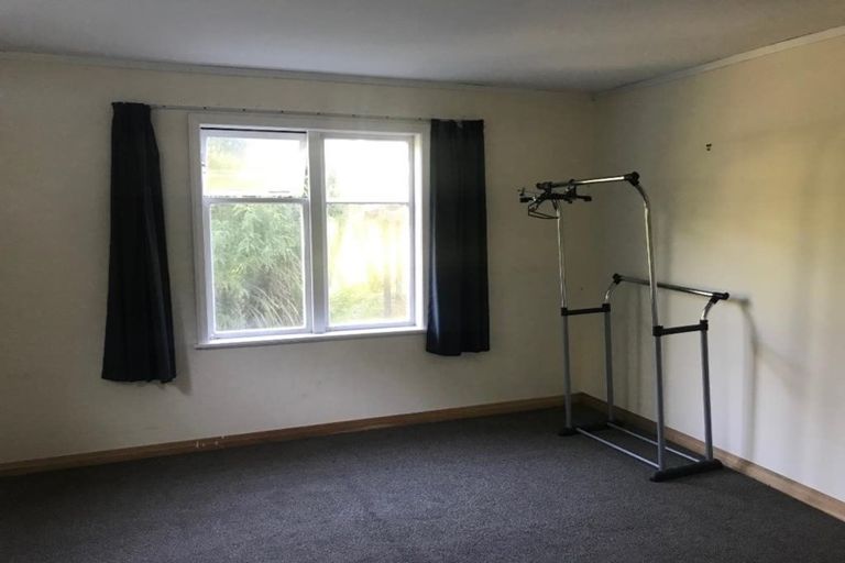 Photo of property in 141 Kamahi Street, Stokes Valley, Lower Hutt, 5019