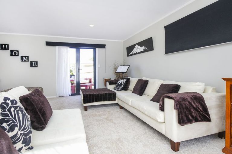 Photo of property in 49 Garton Drive, Massey, Auckland, 0614