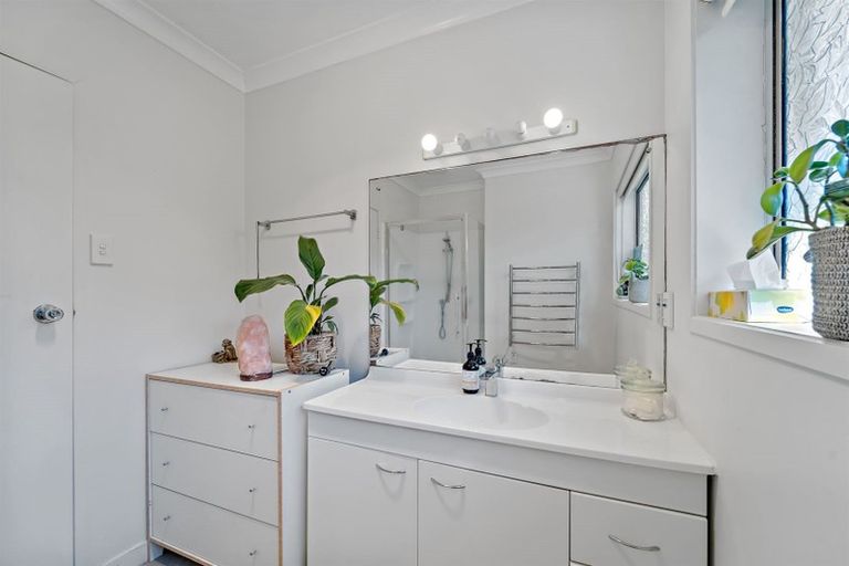 Photo of property in 2/110 Sartors Avenue, Browns Bay, Auckland, 0630