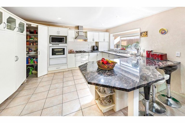 Photo of property in 7 Piper Place, Goodwood Heights, Auckland, 2105