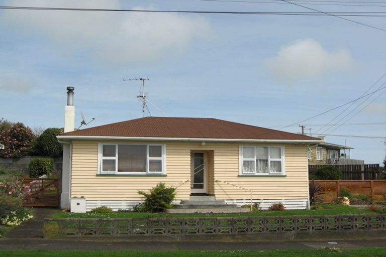 Photo of property in 85 Mould Street, Waitara, 4320