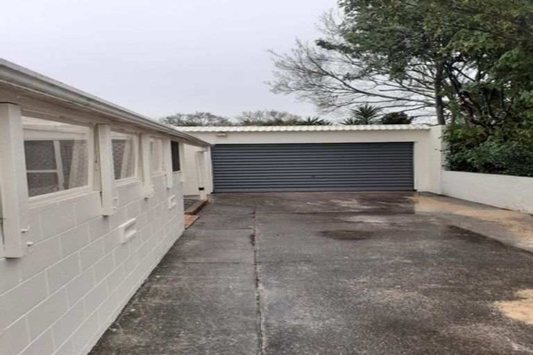 Photo of property in 2/54 Ray Small Drive, Pahurehure, Papakura, 2113