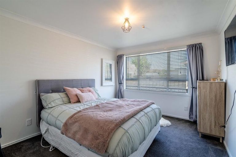 Photo of property in 15 Weka Street, Waikiwi, Invercargill, 9810