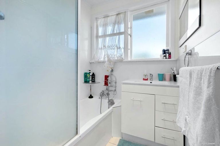 Photo of property in 6 Salas Place, Papakura, 2110