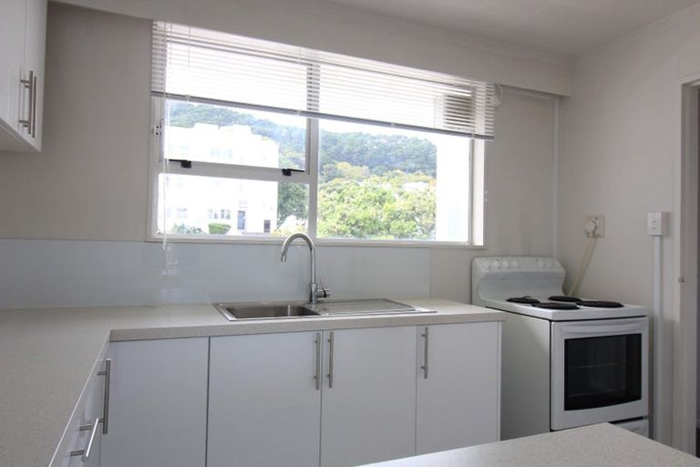 Photo of property in 5 Hawker Street, Mount Victoria, Wellington, 6011