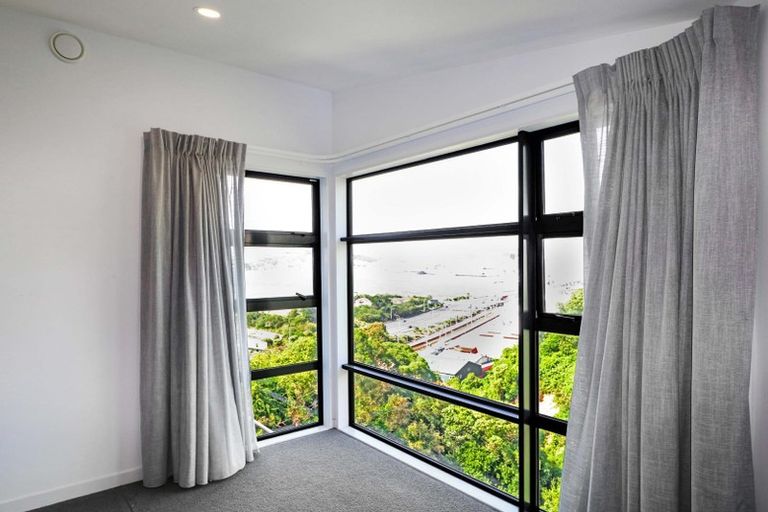 Photo of property in 6 Satchell Way, Kaiwharawhara, Wellington, 6035