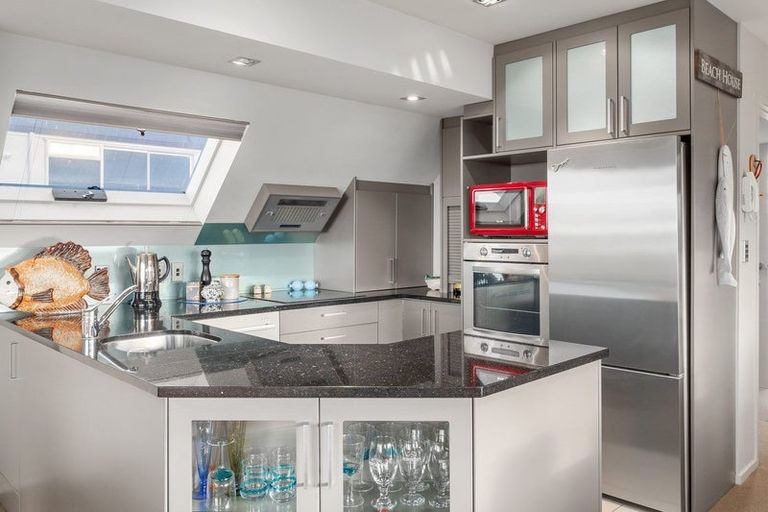 Photo of property in 44a Marine Parade, Mount Maunganui, 3116