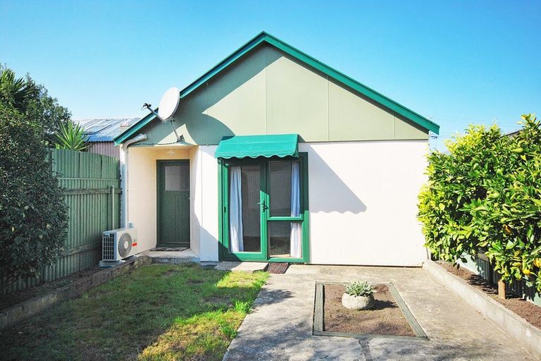 Photo of property in 2a Garrison Street, Carterton, 5713