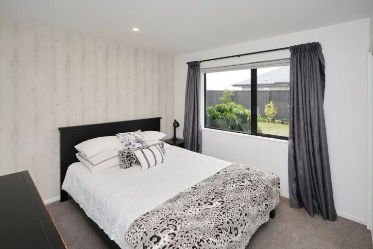 Photo of property in 11 Brantholme Place, Rangiora, 7400