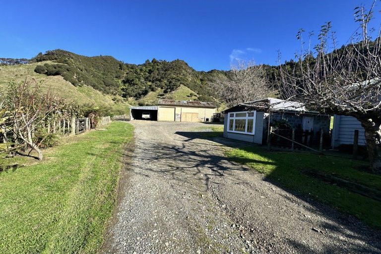 Photo of property in 254 Mangaonga Road, Ahititi, Urenui, 4378