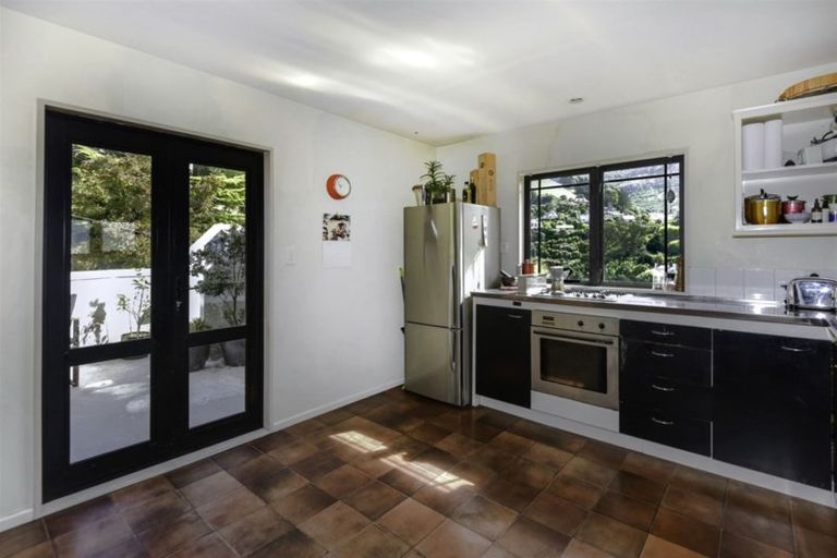 Photo of property in 2a Ticehurst Terrace, Lyttelton, 8082