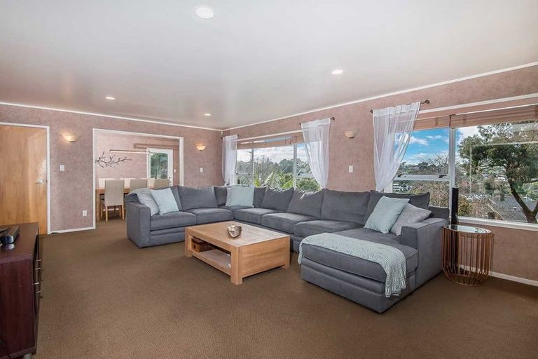 Photo of property in 21 Robin Lane, Browns Bay, Auckland, 0630