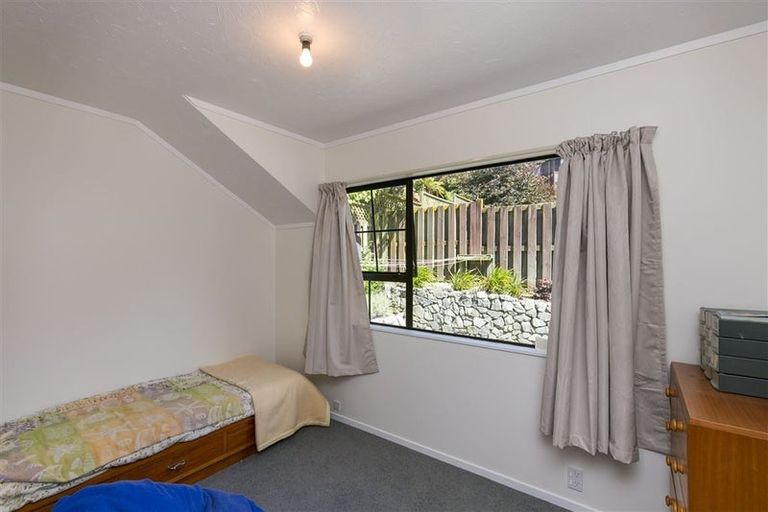 Photo of property in 74 Amapur Drive, Khandallah, Wellington, 6035