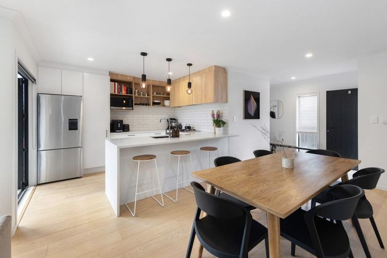 Photo of property in 125c Point Chevalier Road, Point Chevalier, Auckland, 1022