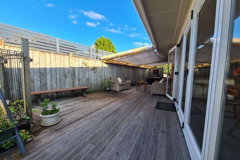 Photo of property in 1/40 Hillcrest Avenue, Hillcrest, Auckland, 0627