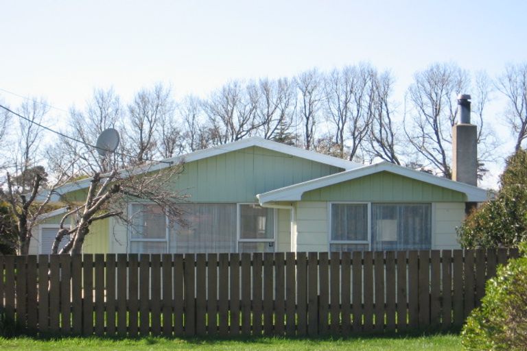 Photo of property in 77 Avenue Road, Foxton, 4814