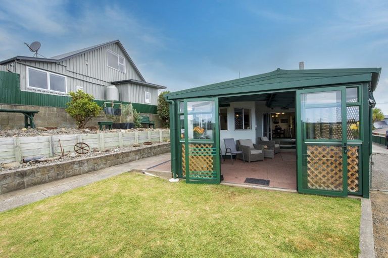 Photo of property in 43 Shortt Street, Foxton Beach, Foxton, 4815