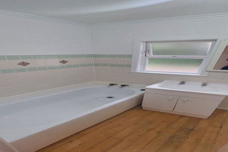 Photo of property in 13 Tyne Road, Forrest Hill, Auckland, 0620