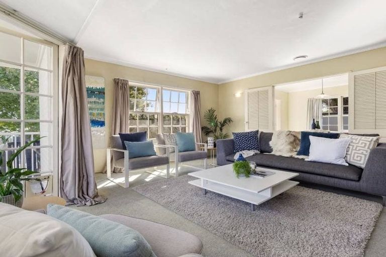 Photo of property in 11 Fielding Crescent, Farm Cove, Auckland, 2012