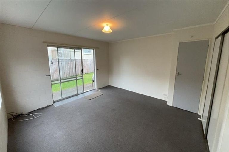 Photo of property in 31 Cumberland Street, Merrilands, New Plymouth, 4312