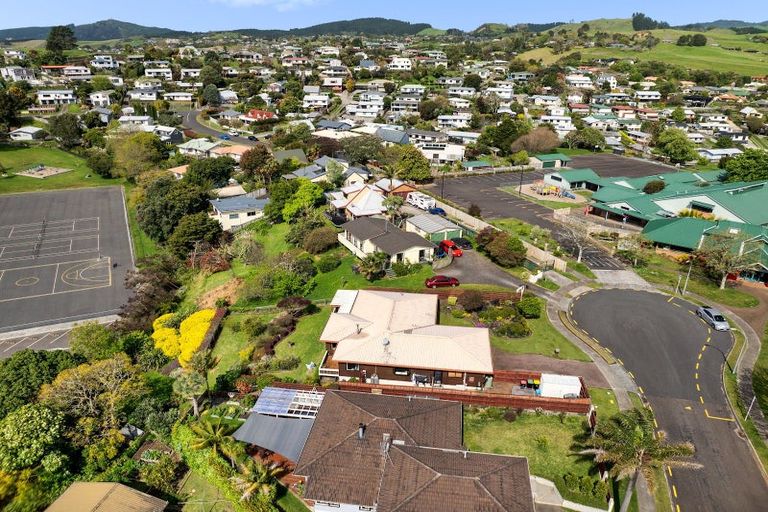 Photo of property in 5 Holmburn Street, Welcome Bay, Tauranga, 3112