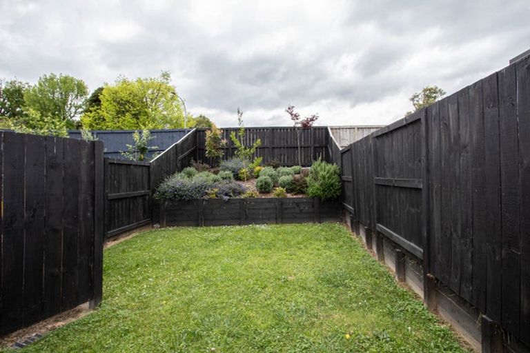 Photo of property in 2/1 Hibiscus Avenue, Hamilton Lake, Hamilton, 3204